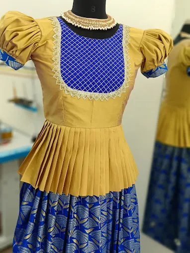 Unique.costumes boutique